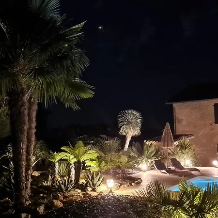 Le Relais Des Chevaliers Hébergement de vacances *